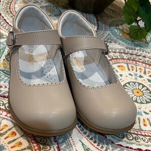 L’Amour Classic Scalloped Girls Leather Mary Jane Shoes size 11